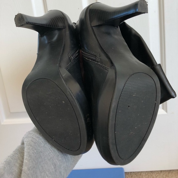 Boots. - Picture 2 of 2